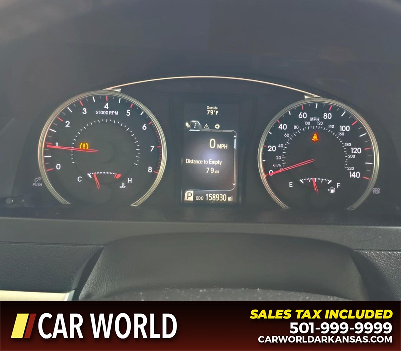 Toyota Camry Vehicle Full-screen Gallery Image 17