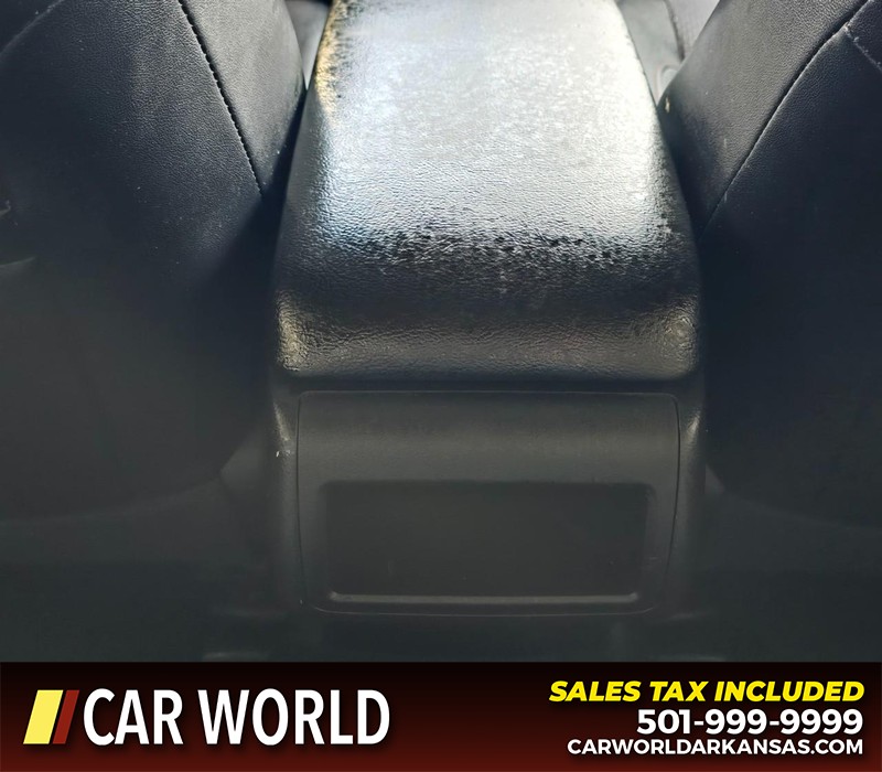 Toyota Camry Vehicle Full-screen Gallery Image 19