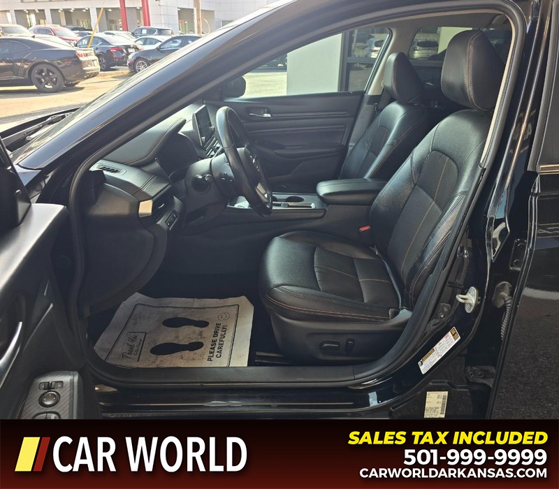 Nissan Altima Vehicle Full-screen Gallery Image 8