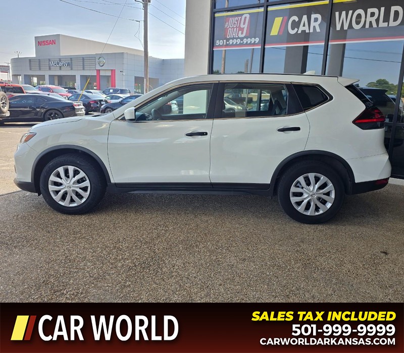 Nissan Rogue Vehicle Full-screen Gallery Image 4