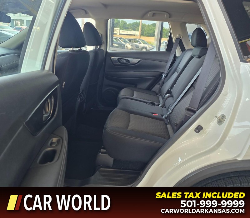 Nissan Rogue Vehicle Full-screen Gallery Image 10