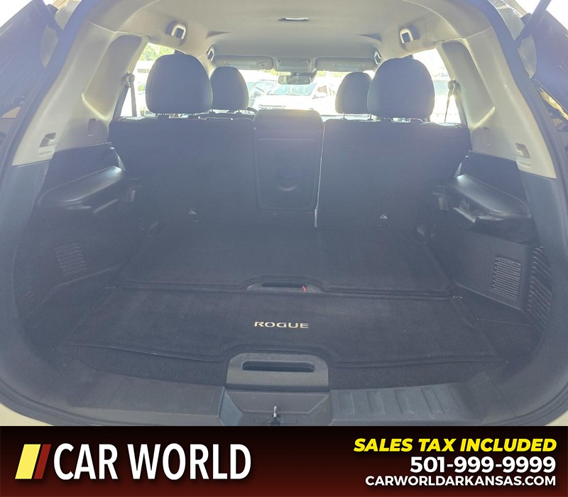 Nissan Rogue Vehicle Full-screen Gallery Image 13