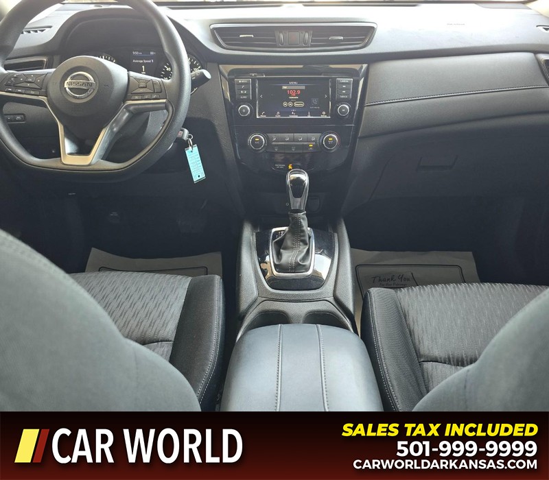Nissan Rogue Vehicle Full-screen Gallery Image 18