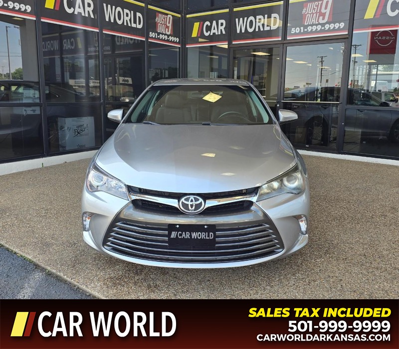 Toyota Camry Vehicle Full-screen Gallery Image 2