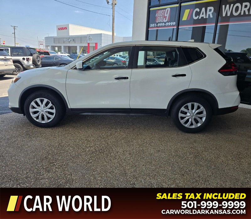 Nissan Rogue Vehicle Full-screen Gallery Image 4