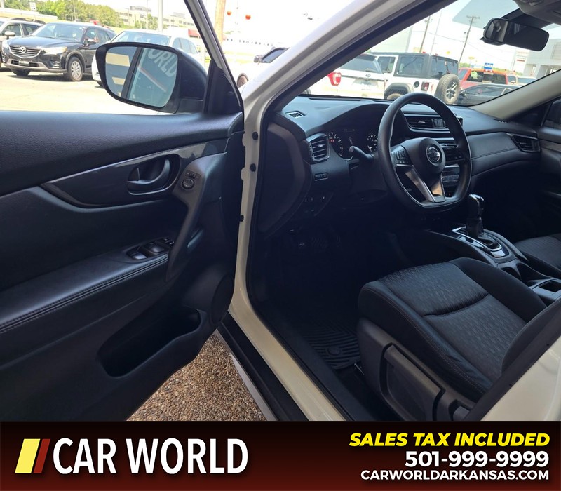 Nissan Rogue Vehicle Full-screen Gallery Image 7