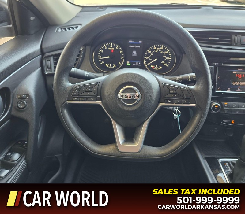 Nissan Rogue Vehicle Full-screen Gallery Image 15