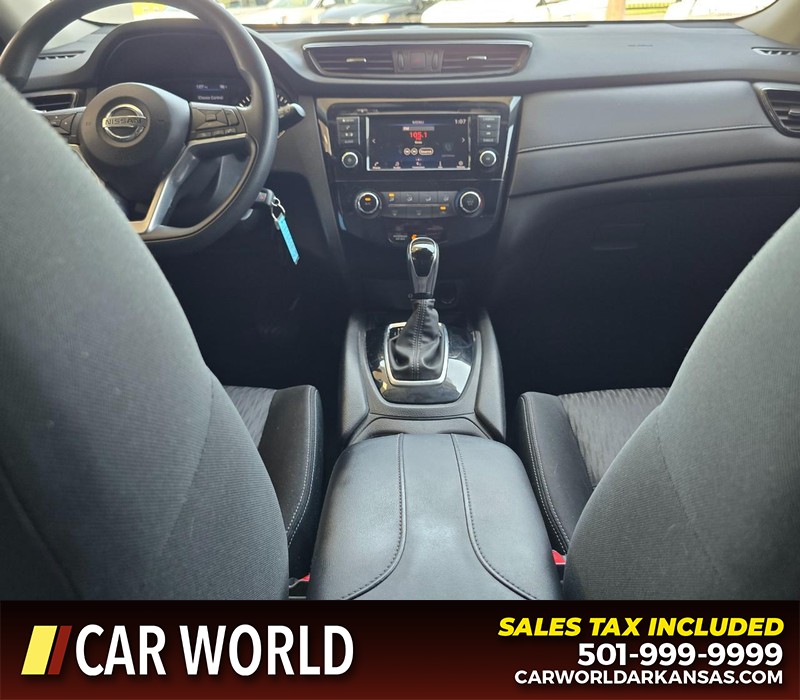 Nissan Rogue Vehicle Full-screen Gallery Image 18