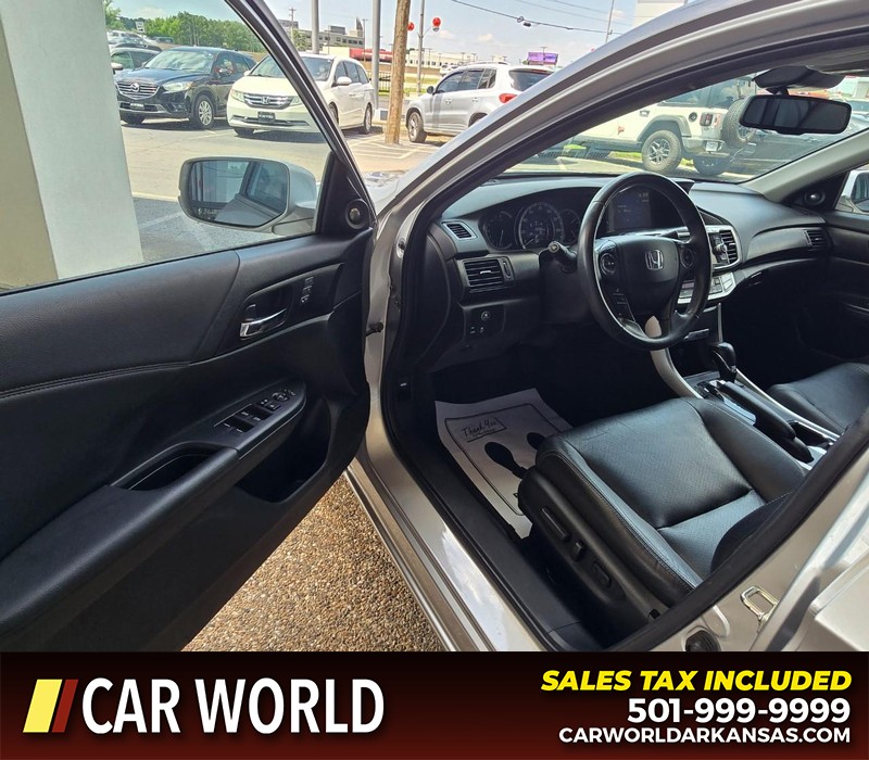 Honda Accord Sedan Vehicle Full-screen Gallery Image 7