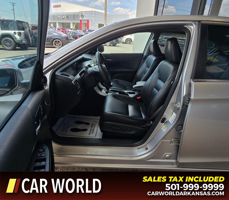Honda Accord Sedan Vehicle Full-screen Gallery Image 8
