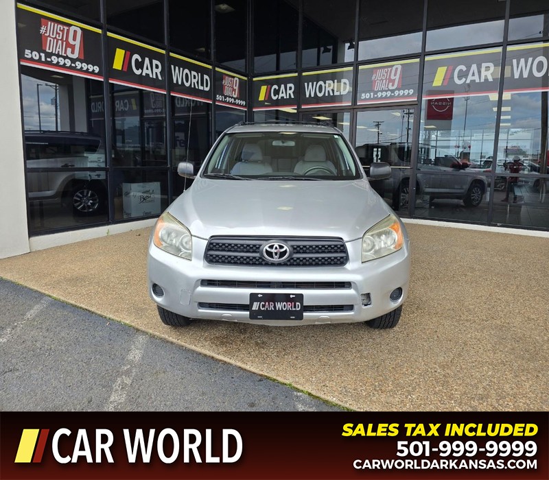 Toyota RAV4 Vehicle Full-screen Gallery Image 2