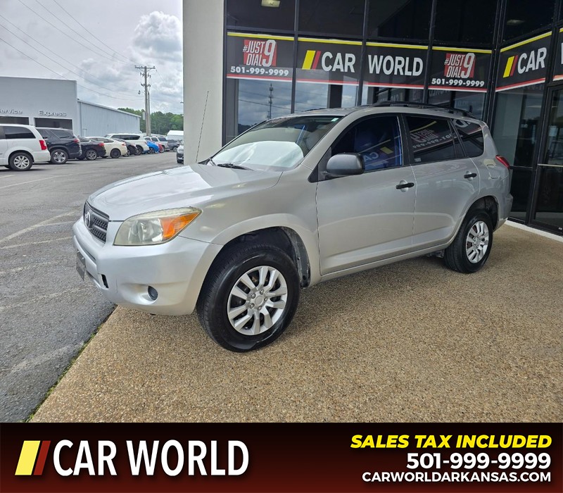 Toyota RAV4 Vehicle Full-screen Gallery Image 3
