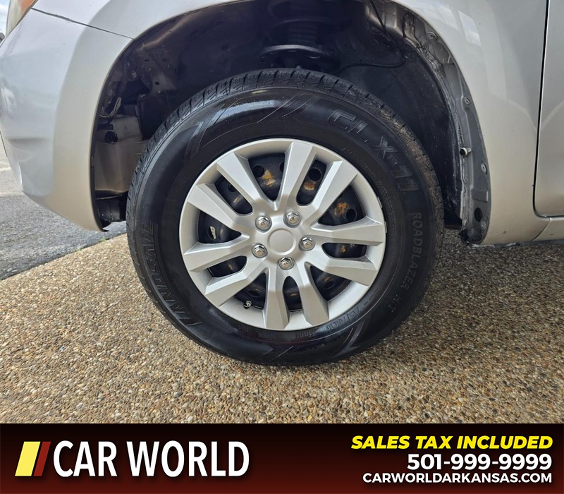 Toyota RAV4 Vehicle Full-screen Gallery Image 6