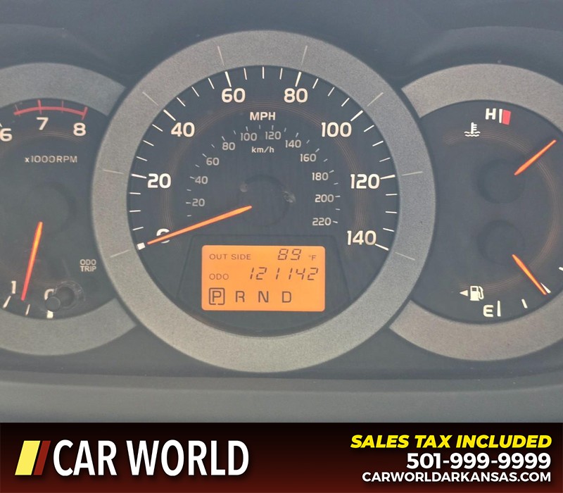 Toyota RAV4 Vehicle Full-screen Gallery Image 16