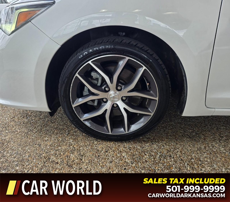 Acura ILX Vehicle Full-screen Gallery Image 6