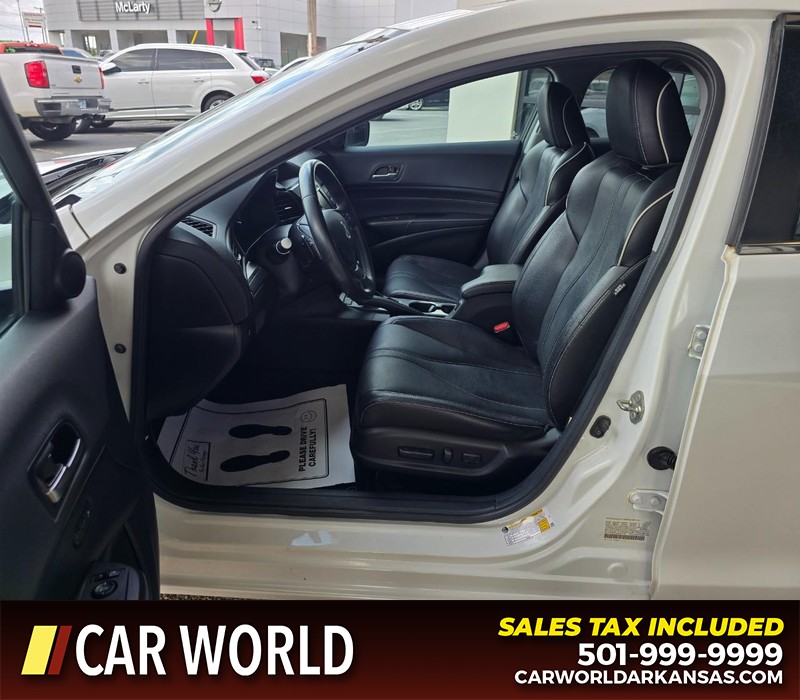 Acura ILX Vehicle Full-screen Gallery Image 8
