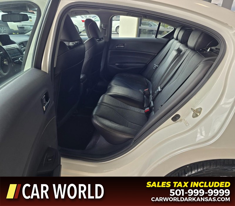 Acura ILX Vehicle Full-screen Gallery Image 10