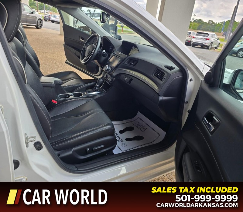 Acura ILX Vehicle Full-screen Gallery Image 11