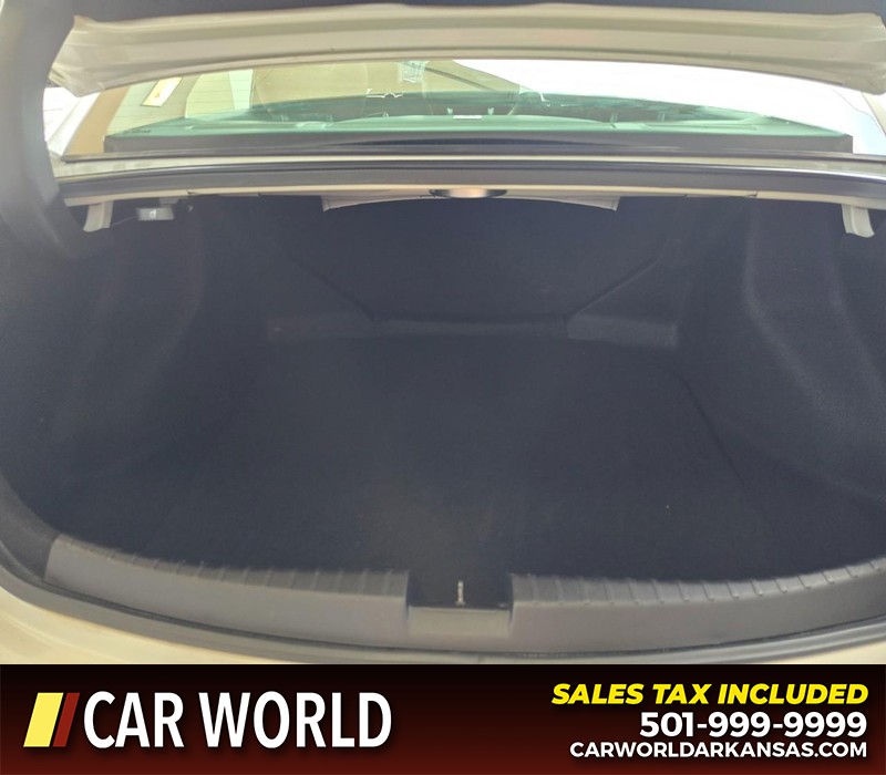 Acura ILX Vehicle Full-screen Gallery Image 13