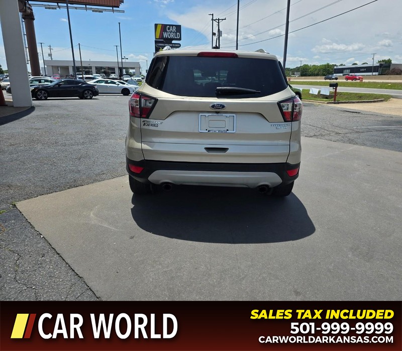 Ford Escape Vehicle Full-screen Gallery Image 5