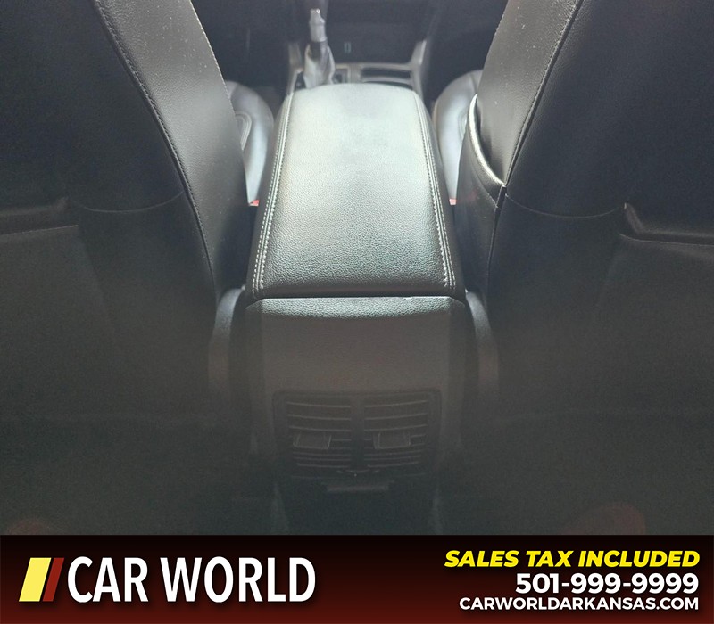 Ford Escape Vehicle Full-screen Gallery Image 18
