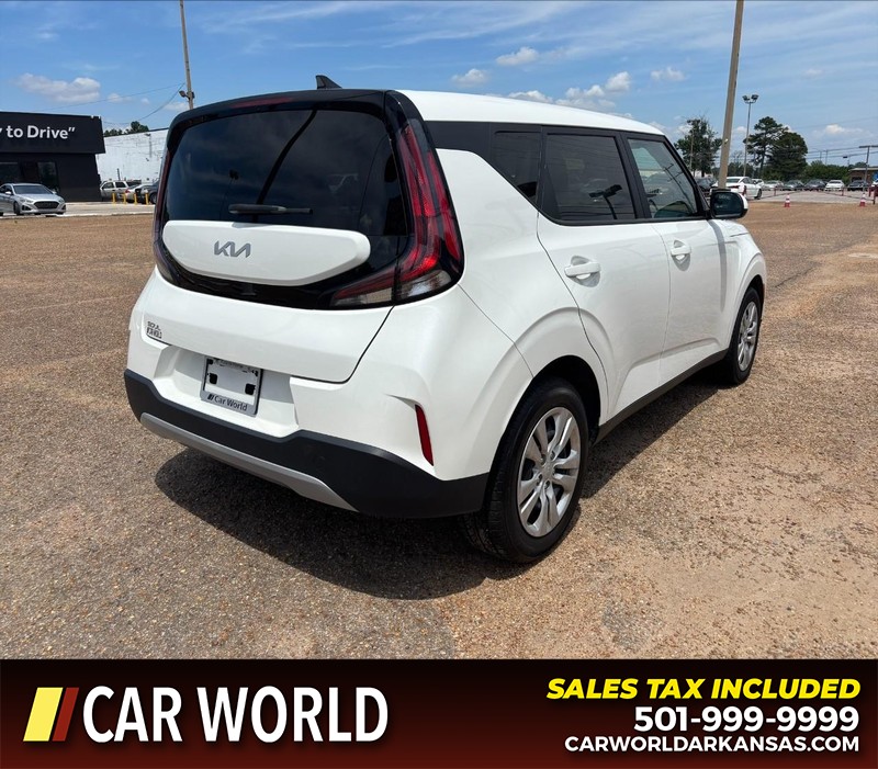 Kia Soul Vehicle Full-screen Gallery Image 3