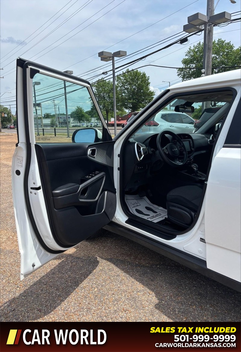 Kia Soul Vehicle Full-screen Gallery Image 12
