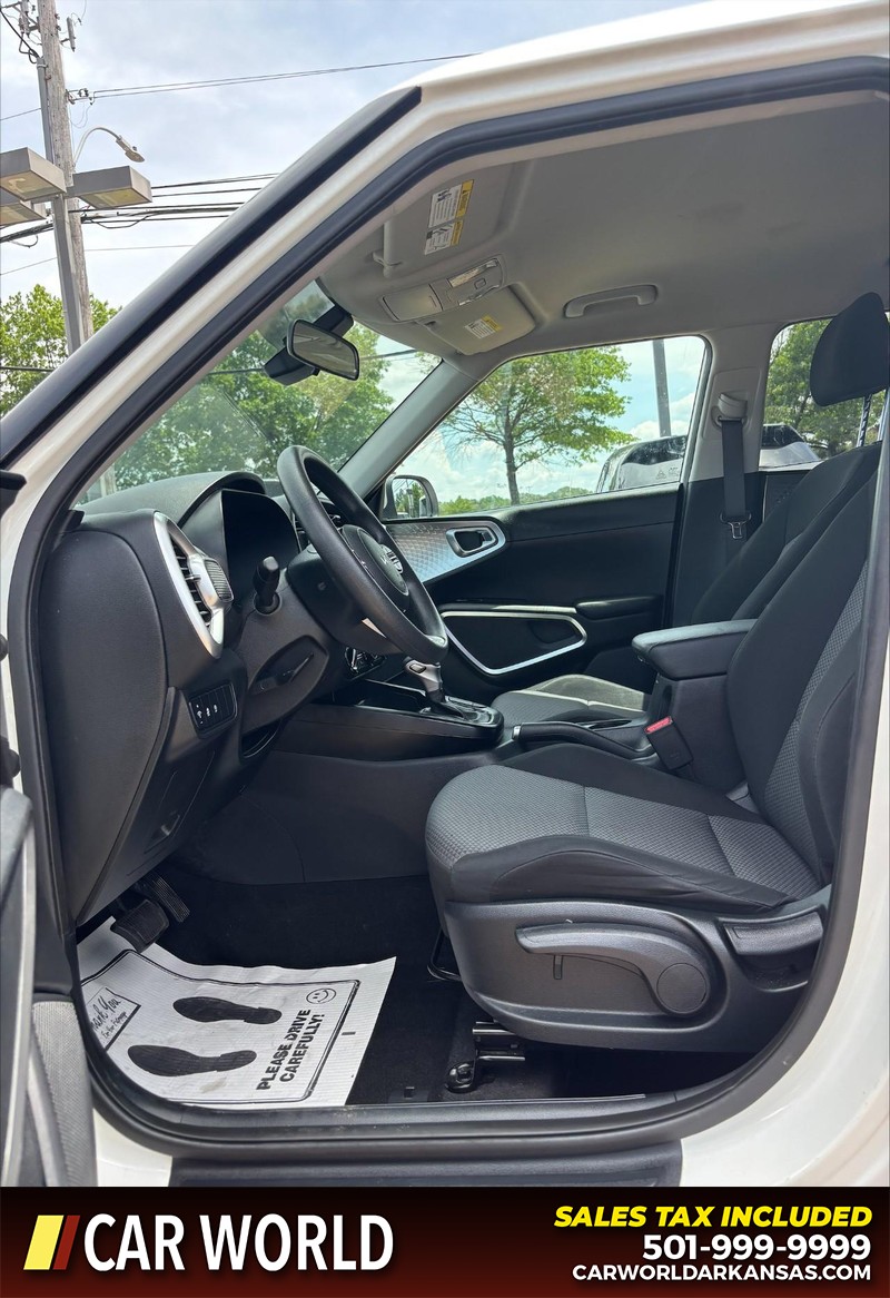 Kia Soul Vehicle Full-screen Gallery Image 13
