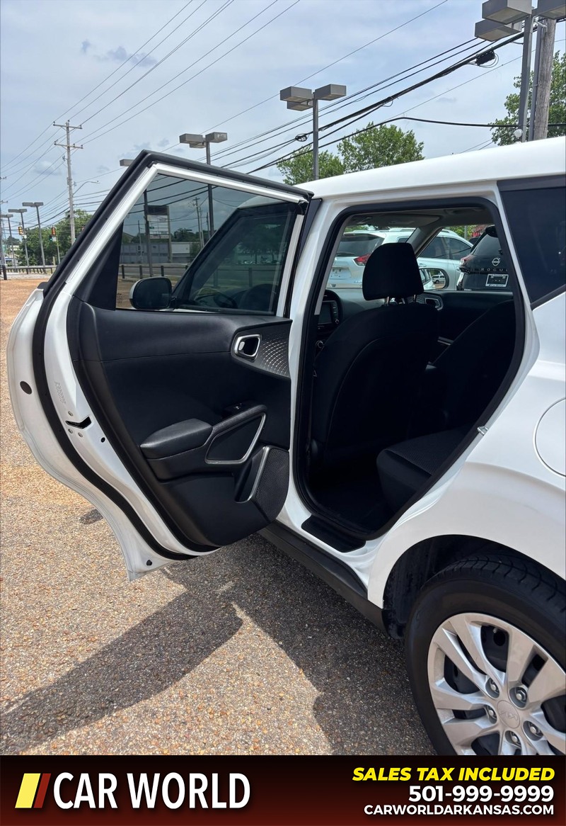Kia Soul Vehicle Full-screen Gallery Image 14
