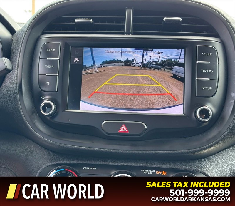 Kia Soul Vehicle Full-screen Gallery Image 18
