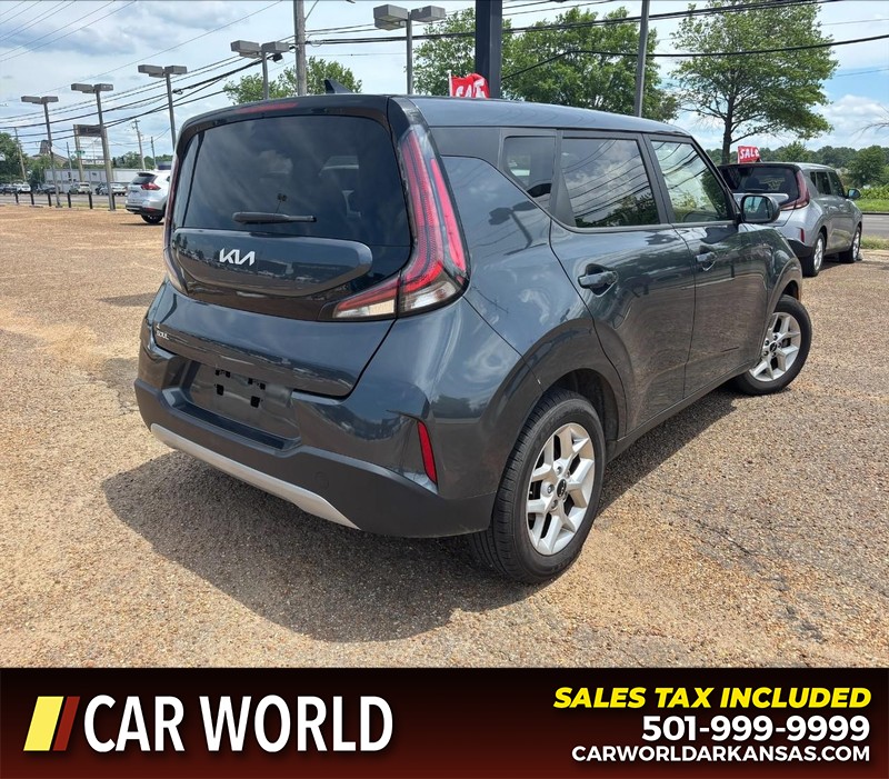 Kia Soul Vehicle Full-screen Gallery Image 3