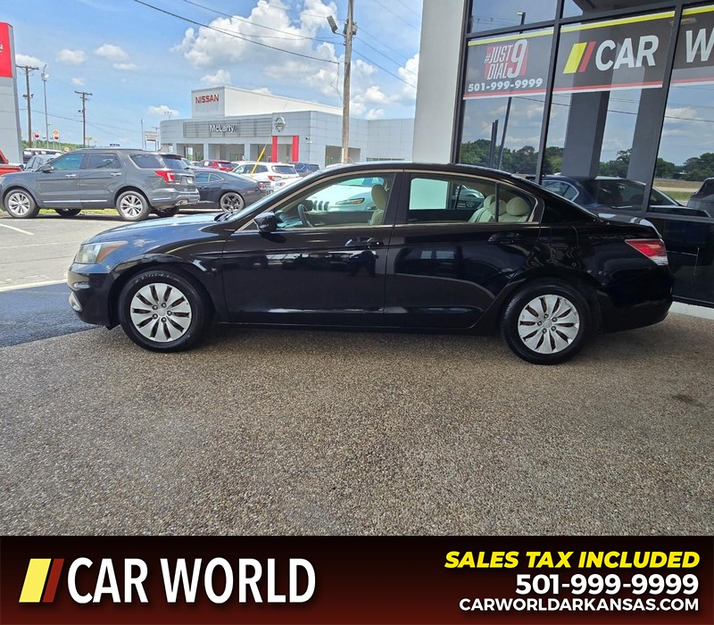 Honda Accord Sedan Vehicle Full-screen Gallery Image 4