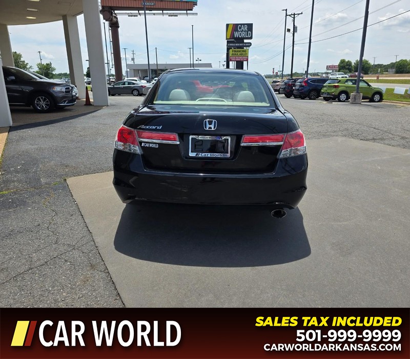Honda Accord Sedan Vehicle Full-screen Gallery Image 5