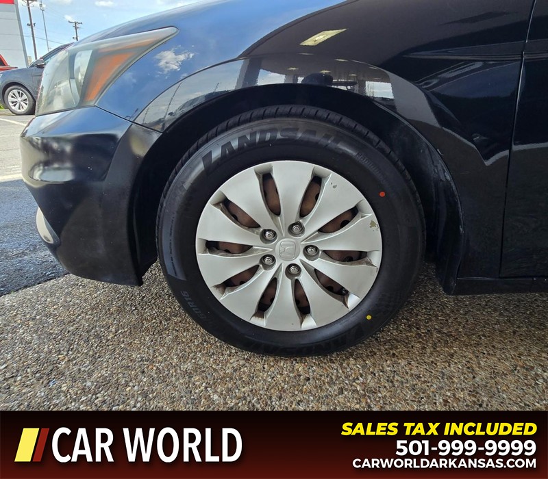 Honda Accord Sedan Vehicle Full-screen Gallery Image 6