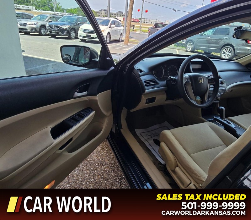 Honda Accord Sedan Vehicle Full-screen Gallery Image 7