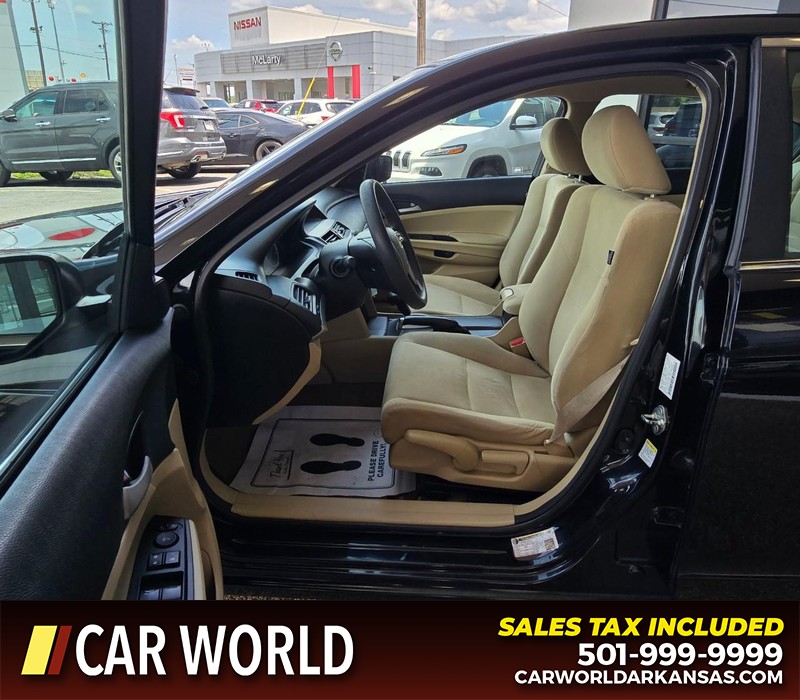 Honda Accord Sedan Vehicle Full-screen Gallery Image 8
