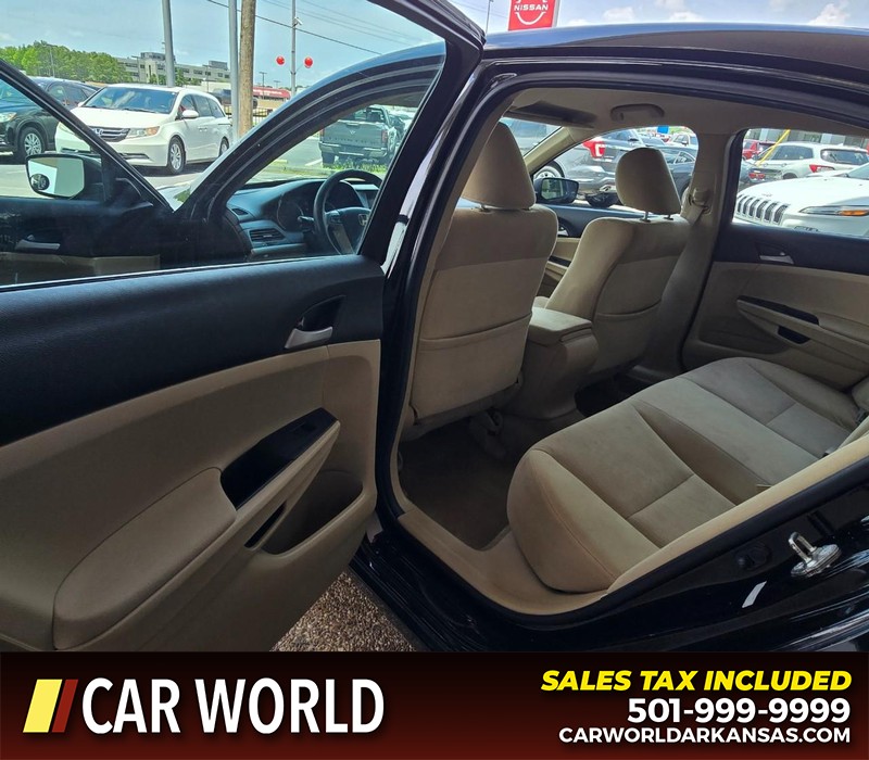Honda Accord Sedan Vehicle Full-screen Gallery Image 9