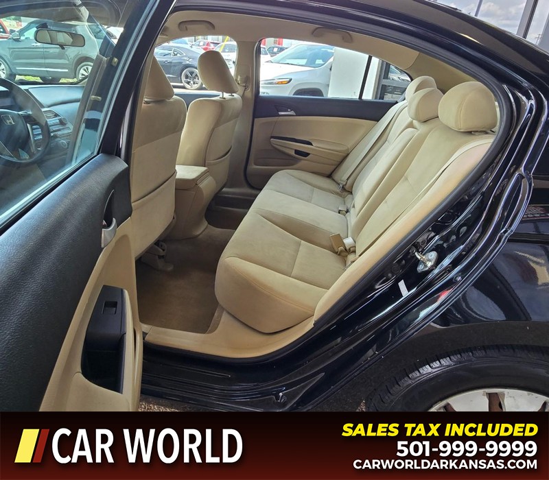Honda Accord Sedan Vehicle Full-screen Gallery Image 10