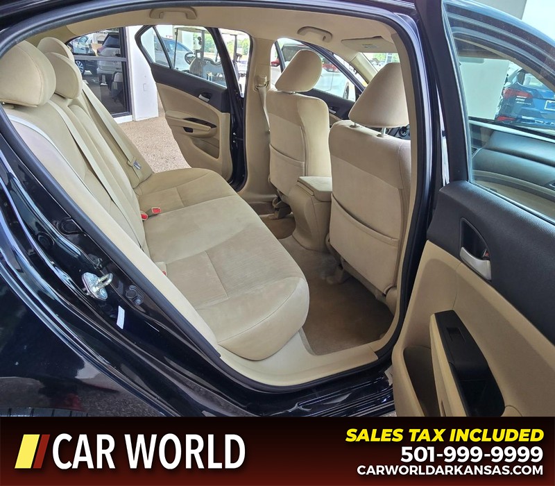 Honda Accord Sedan Vehicle Full-screen Gallery Image 12