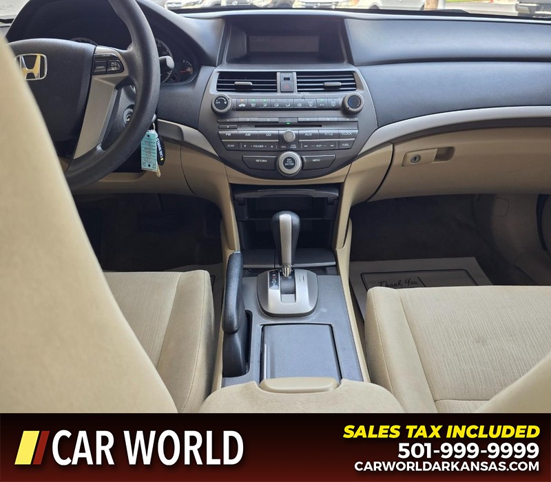 Honda Accord Sedan Vehicle Full-screen Gallery Image 17