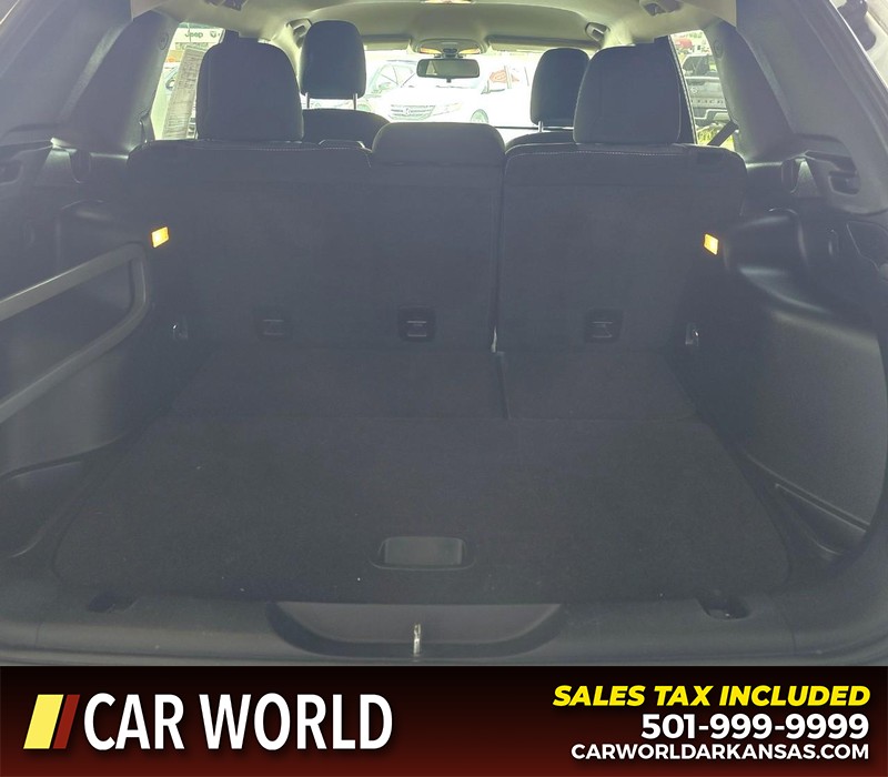Jeep Cherokee Vehicle Full-screen Gallery Image 13