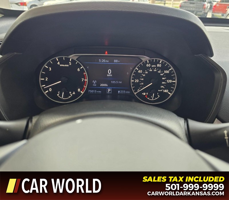 Nissan Altima Vehicle Full-screen Gallery Image 18