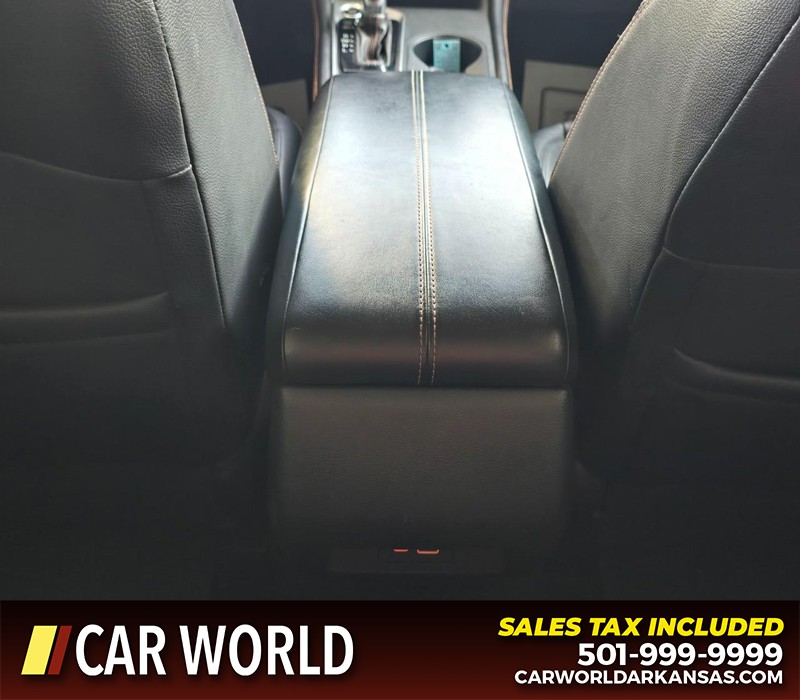 Nissan Altima Vehicle Full-screen Gallery Image 19
