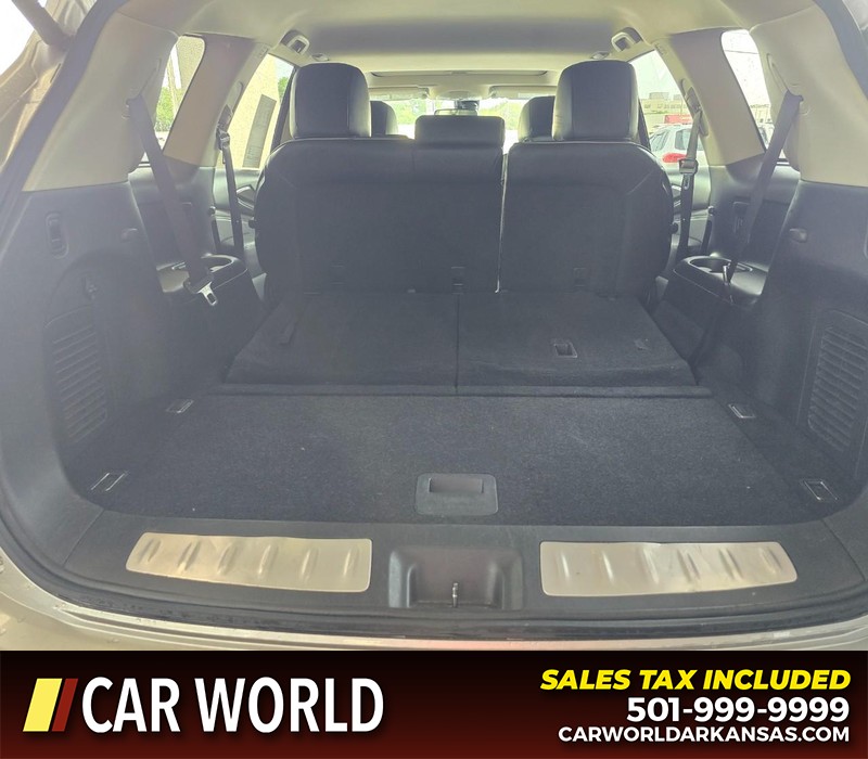 INFINITI QX60 Vehicle Full-screen Gallery Image 17