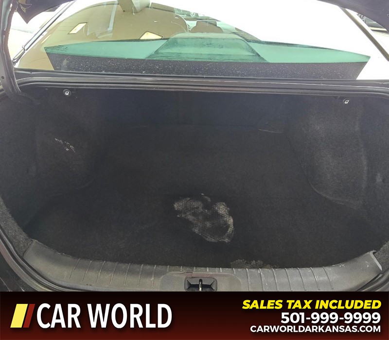 Nissan Altima Vehicle Full-screen Gallery Image 13