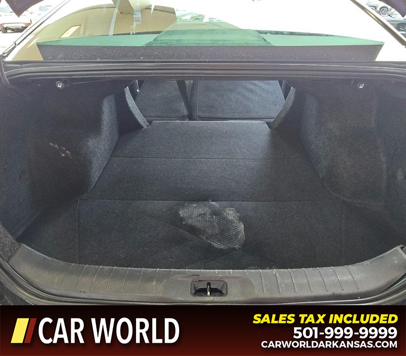 Nissan Altima Vehicle Full-screen Gallery Image 14