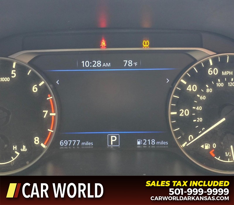 Nissan Altima Vehicle Full-screen Gallery Image 16