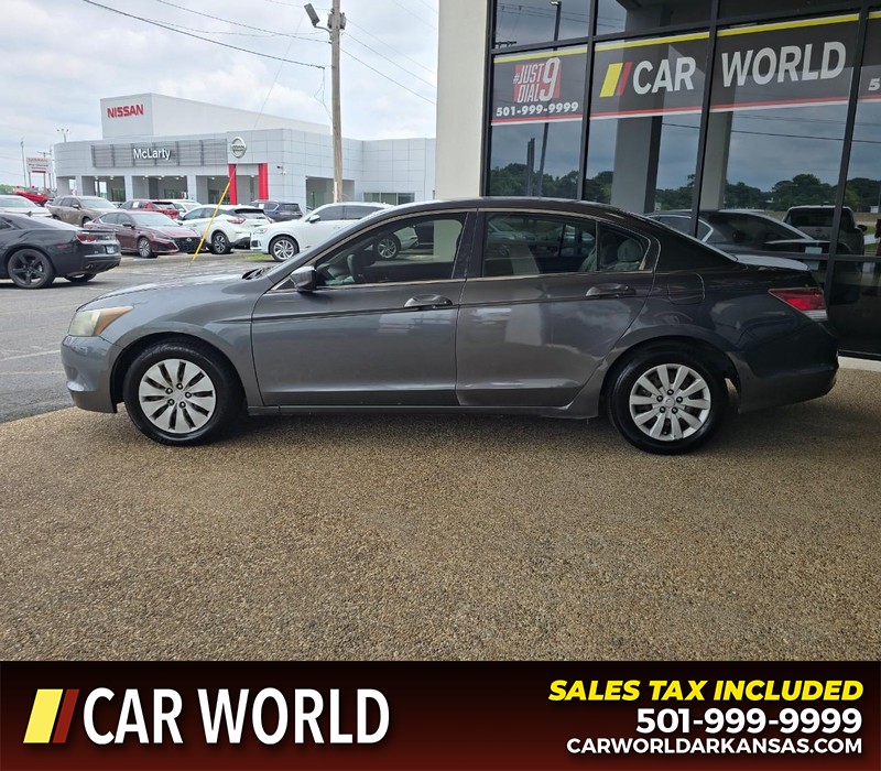 Honda Accord Sedan Vehicle Full-screen Gallery Image 4