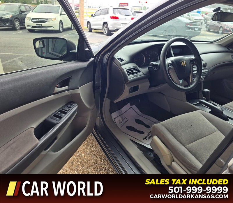 Honda Accord Sedan Vehicle Full-screen Gallery Image 7