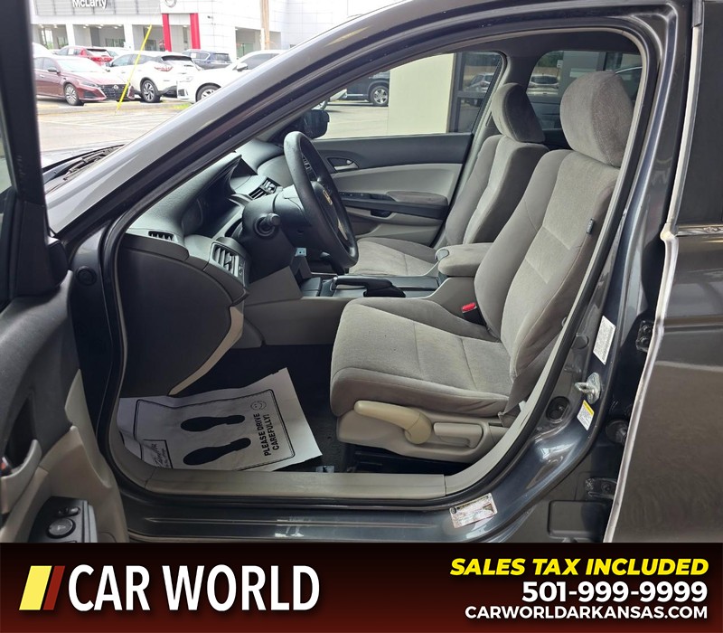 Honda Accord Sedan Vehicle Full-screen Gallery Image 8